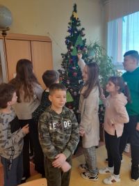 Choinka strojna w czytanie