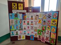 Tablica z pracami uczniów