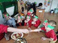 Przedszkolaki podczas realizacji projektu